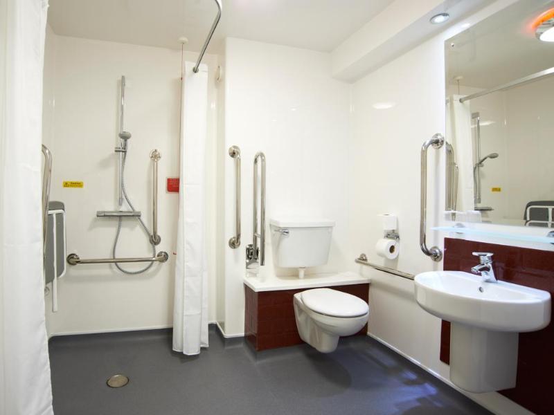 Travelodge Liverpool Central Exchange Street Eksteriør billede