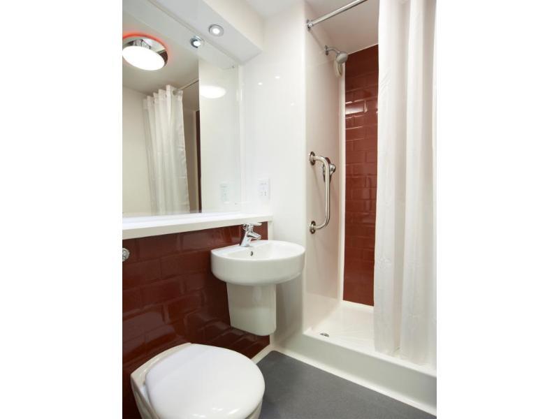 Travelodge Liverpool Central Exchange Street Eksteriør billede