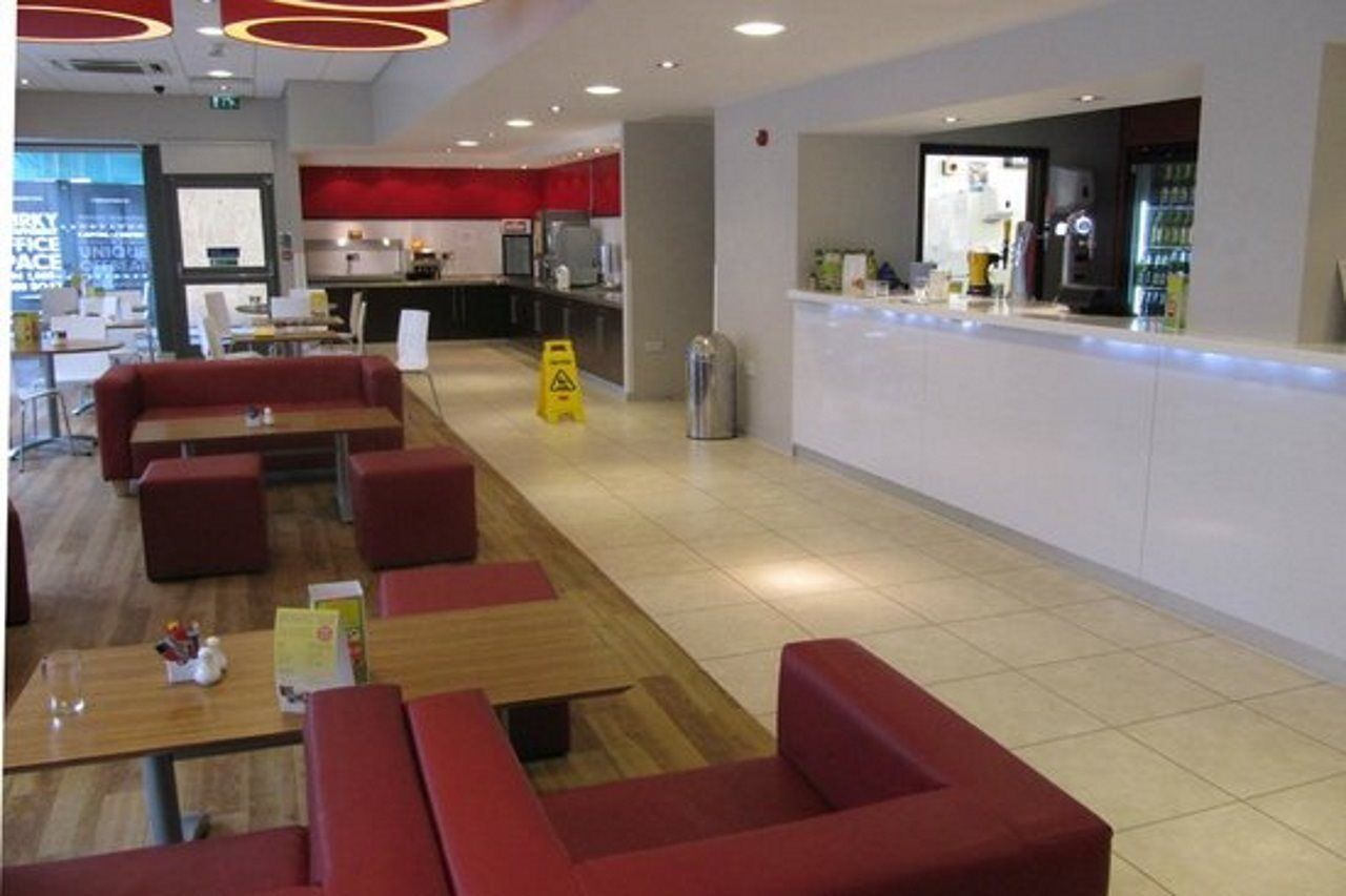 Travelodge Liverpool Central Exchange Street Eksteriør billede